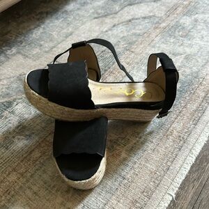 Black sandals, women’s 8.5